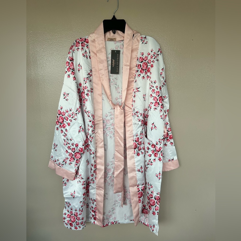 Fab Fit Fun 🌟 Morgan Lane Small/Medium Kimono Robe In Floral Design New w/tags